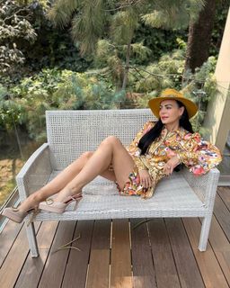 Maribel Guardia feet photo thumbnail