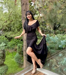 Maribel Guardia feet photo thumbnail