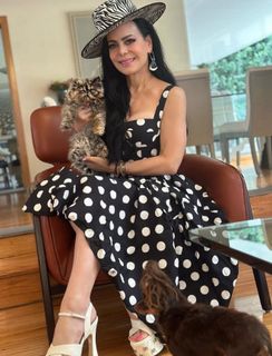 Maribel Guardia feet photo thumbnail