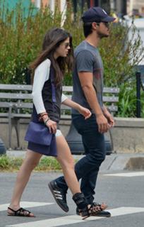 Marie Avgeropoulos feet photo thumbnail