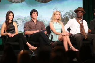 Marie Avgeropoulos feet photo thumbnail