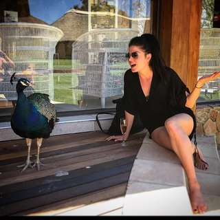 Marie Avgeropoulos feet photo thumbnail