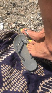 Marie Avgeropoulos feet photo thumbnail