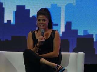 Marie Avgeropoulos feet photo thumbnail