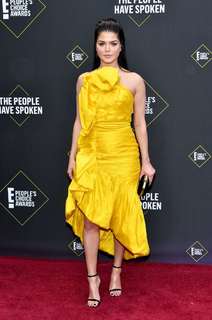 Marie Avgeropoulos feet photo thumbnail