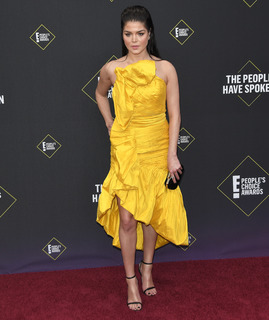 Marie Avgeropoulos feet photo thumbnail