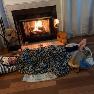 Marie Avgeropoulos feet photo thumbnail