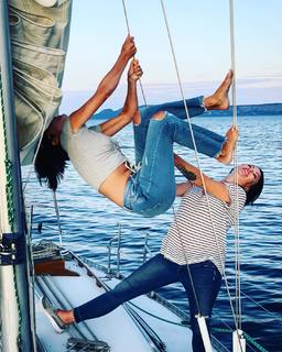 Marie Avgeropoulos feet photo thumbnail