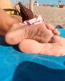 Marie Bäumer feet photo 4