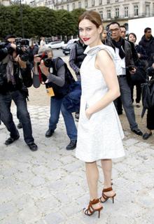Marie-Josée Croze feet photo 11