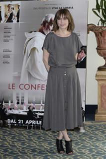 Marie-Josée Croze feet photo 17