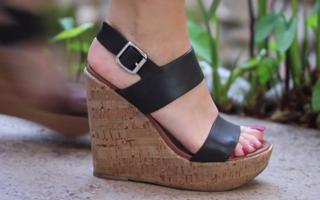 Marie Lopez feet photo thumbnail