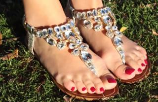 Marie Lopez feet photo thumbnail