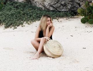 Marie Lopez feet photo thumbnail