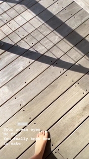 Marie Lopez feet photo thumbnail