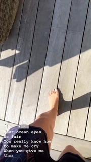 Marie Lopez feet photo thumbnail