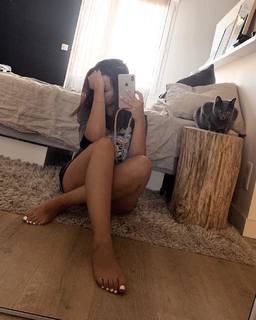 Marie Lopez feet photo thumbnail