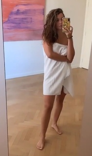 Marie Lopez feet photo thumbnail