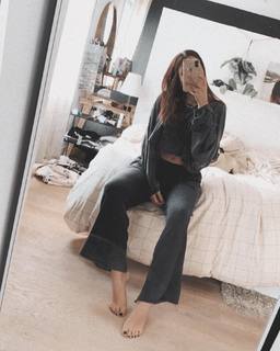 Marie Lopez feet photo thumbnail