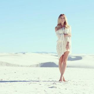 Marie-Mai Bouchard feet photo 7