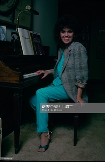 Marie Osmond feet photo thumbnail