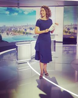 Marie-Sophie Lacarrau feet photo 10