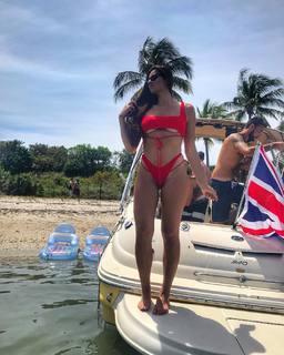 Marie Temara feet photo thumbnail