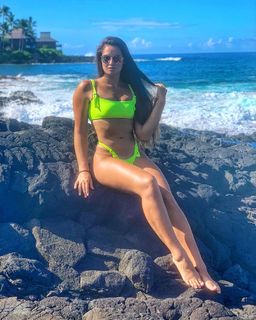 Marie Temara feet photo thumbnail