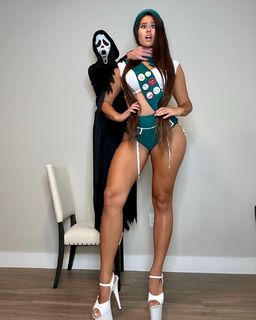 Marie Temara feet photo thumbnail