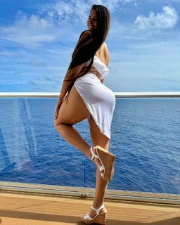 Marie Temara feet photo thumbnail