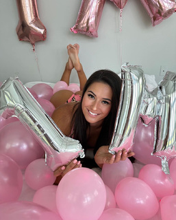 Marie Temara feet photo thumbnail