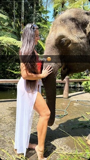 Marie Temara feet photo thumbnail