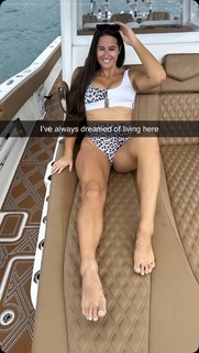 Marie Temara feet photo thumbnail
