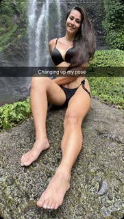 Marie Temara feet photo thumbnail