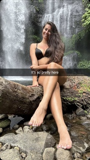 Marie Temara feet photo thumbnail