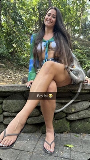 Marie Temara feet photo thumbnail