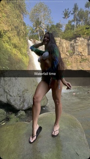 Marie Temara feet photo thumbnail