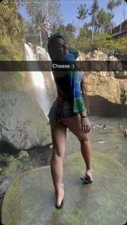 Marie Temara feet photo thumbnail