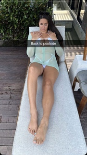 Marie Temara feet photo thumbnail