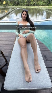 Marie Temara feet photo thumbnail