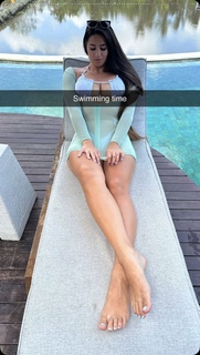Marie Temara feet photo thumbnail