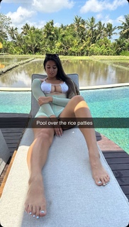 Marie Temara feet photo thumbnail