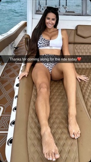 Marie Temara feet photo thumbnail
