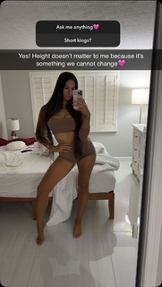 Marie Temara feet photo thumbnail