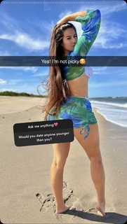 Marie Temara feet photo thumbnail