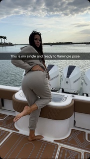 Marie Temara feet photo thumbnail