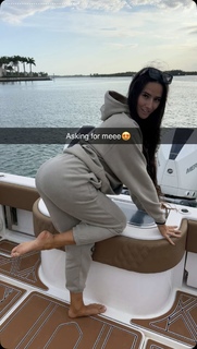 Marie Temara feet photo thumbnail