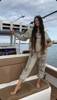 Marie Temara feet photo thumbnail