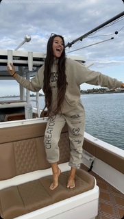 Marie Temara feet photo thumbnail