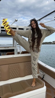 Marie Temara feet photo thumbnail